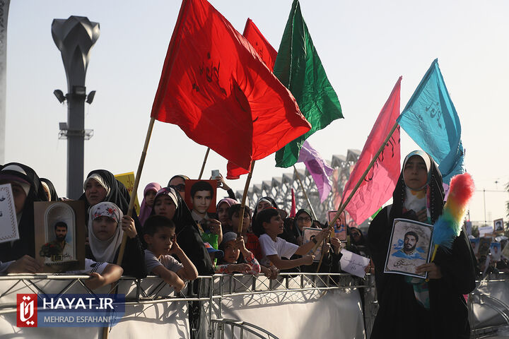 اجتماع بزرگ عفاف و حجاب در میدان امام حسین (ع)