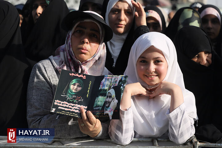 اجتماع بزرگ عفاف و حجاب در میدان امام حسین (ع)