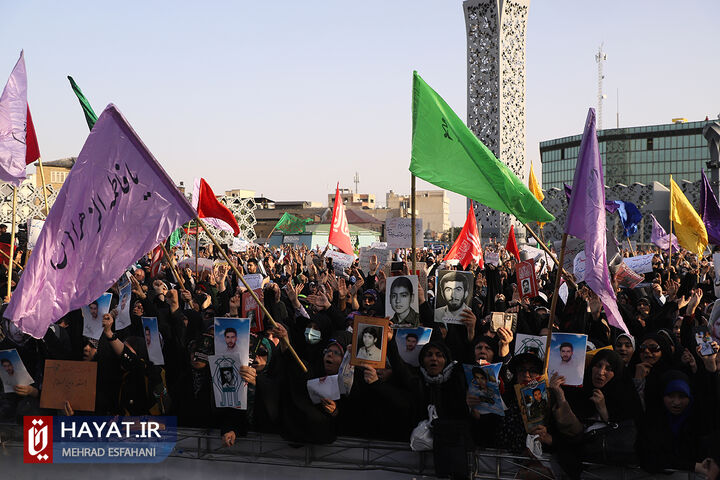 اجتماع بزرگ عفاف و حجاب در میدان امام حسین (ع)