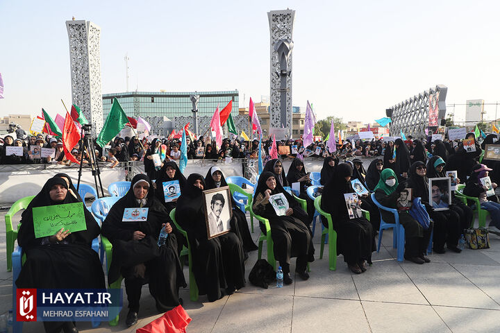 اجتماع بزرگ عفاف و حجاب در میدان امام حسین (ع)