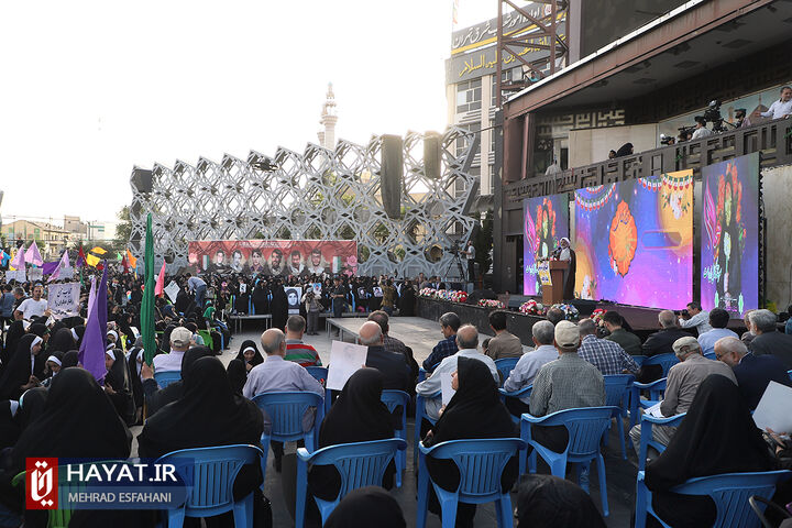 اجتماع بزرگ عفاف و حجاب در میدان امام حسین (ع)