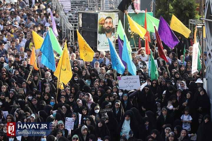 اجتماع بزرگ عفاف و حجاب در میدان امام حسین (ع)