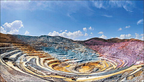 معادن کاتالیزور اقتصاد، تأمین کننده صنایع داخلی است معادن کاتالیزور اقتصاد، تأمین کننده صنایع داخلی است