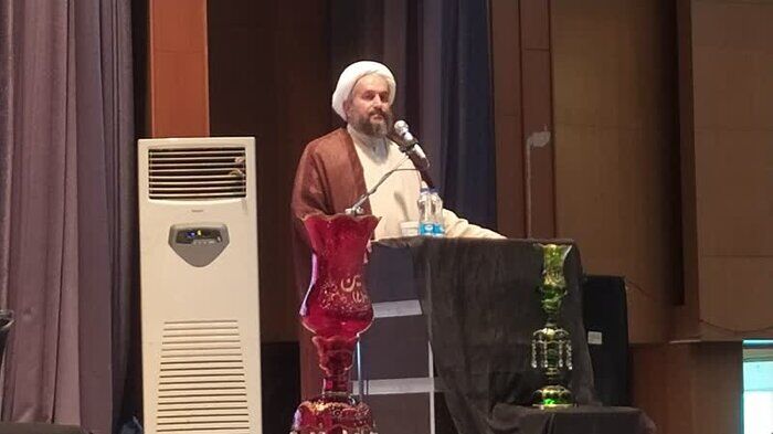 ماه محرم فرصت دمیدن روح در کالبد ایمانی جامعه است ماه محرم فرصت دمیدن روح در کالبد ایمانی جامعه است