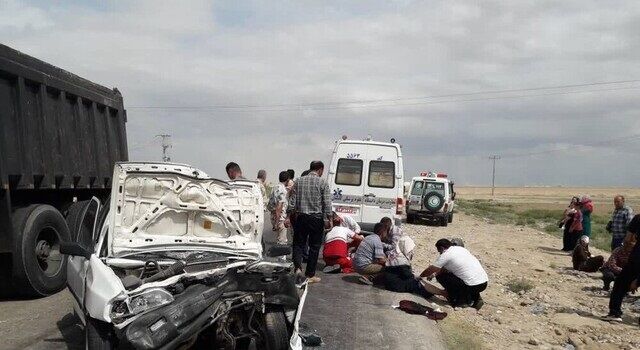 تصادف کامیون با پراید در گنبدکاووس ۷ نفر را روانه بیمارستان کرد