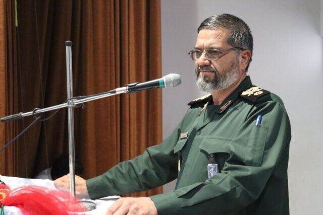 نفوذ دشمن از بستر فضای مجازی راحت تر است نفوذ دشمن از بستر فضای مجازی راحت تر است