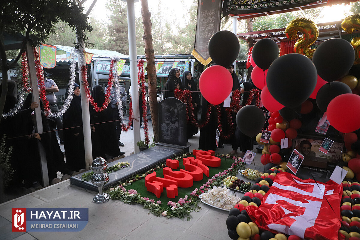تولدی با حال و هوای محرم در گلزارشهدای بهشت زهرا