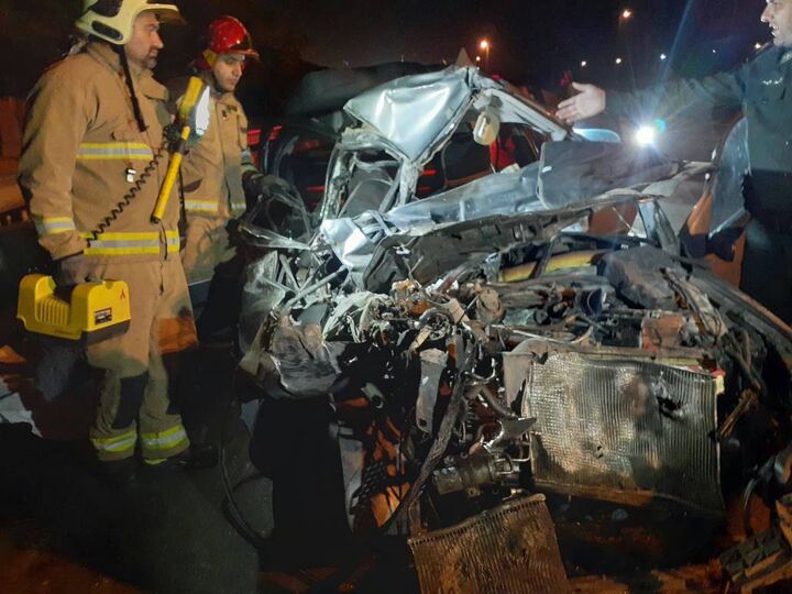 درگذشت سه نفر بر اثر رها شدن لاستیک زاپارس در اصفهان درگذشت سه نفر بر اثر رها شدن لاستیک زاپارس در اصفهان