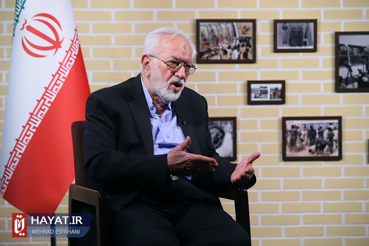 ضربه های زیادی از صلیب سرخ دیدیم/ ما برای اسرا دریچه نور خدا را باز می کردیم