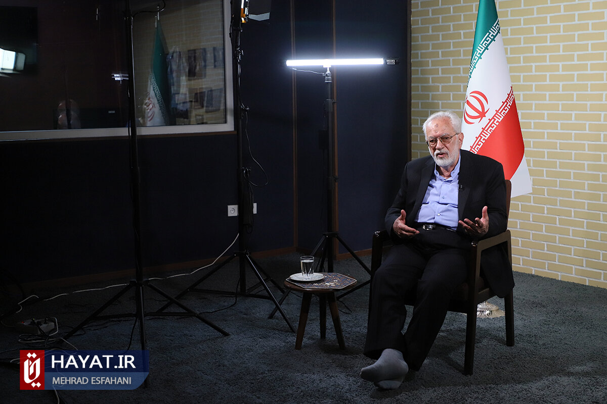 ضربه های زیادی از صلیب سرخ دیدیم/ ما برای اسرا دریچه نور خدا را باز می کردیم