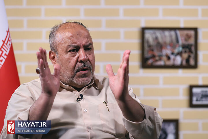 حرفهای امام خمینی (ره) به دل اسرا اثر کرد حرفهای امام خمینی (ره) به دل اسرا اثر کرد