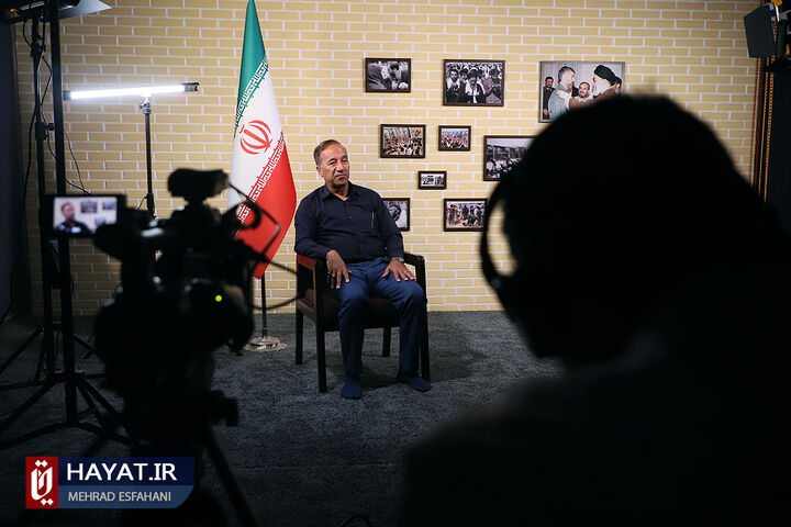 حضور پنج تن از اسرای عراقی جنگ تحمیلی در پایگاه خبری حیات