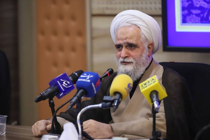 قرائت متن حکم رهبری در مراسم تکریم و معارفه نماینده ولی فقیه در بنیاد شهید قرائت متن حکم رهبری در مراسم تکریم و معارفه نماینده ولی فقیه در بنیاد شهید