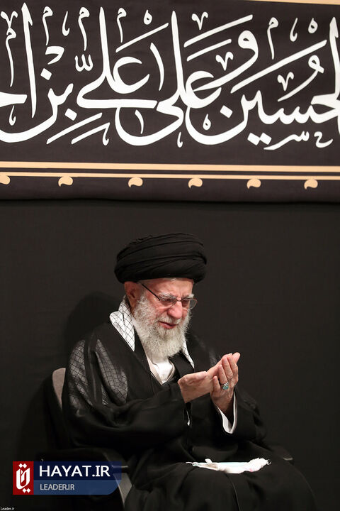 اولین شب مراسم عزاداری حضرت اباعبدالله الحسین (علیهالسلام) با حضور رهبر انقلاب
