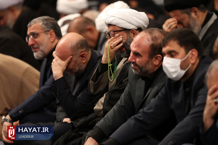اولین شب مراسم عزاداری حضرت اباعبدالله الحسین (علیهالسلام) با حضور رهبر انقلاب
