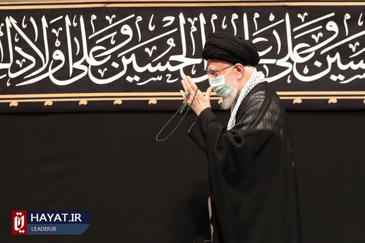 اولین شب مراسم عزاداری حضرت اباعبدالله الحسین (علیهالسلام) با حضور رهبر انقلاب