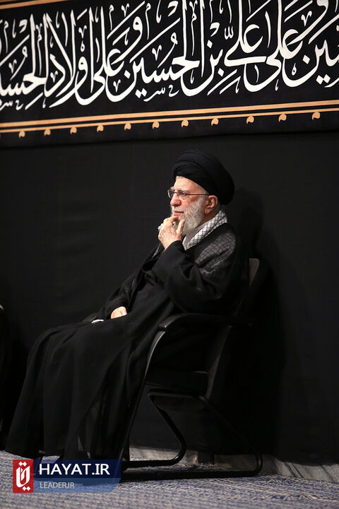 اولین شب مراسم عزاداری حضرت اباعبدالله الحسین (علیهالسلام) با حضور رهبر انقلاب