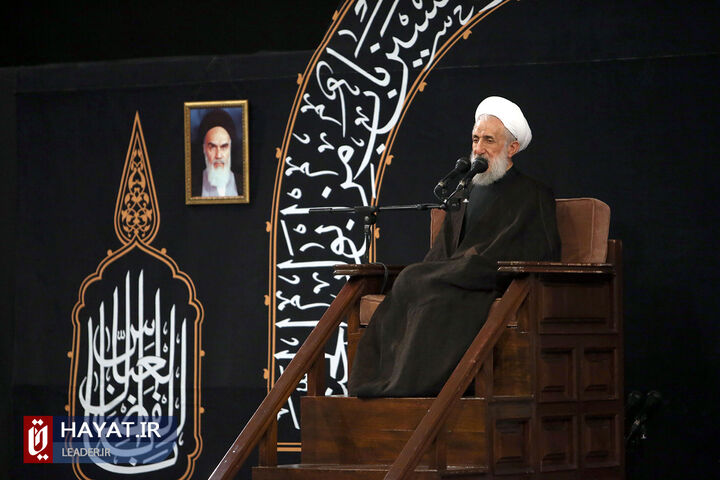 اولین شب مراسم عزاداری حضرت اباعبدالله الحسین (علیهالسلام) با حضور رهبر انقلاب
