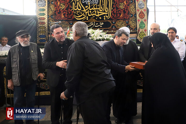 تشییع پیکر شهید گمنام در وزارت فرهنگ و ارشاد اسلامی