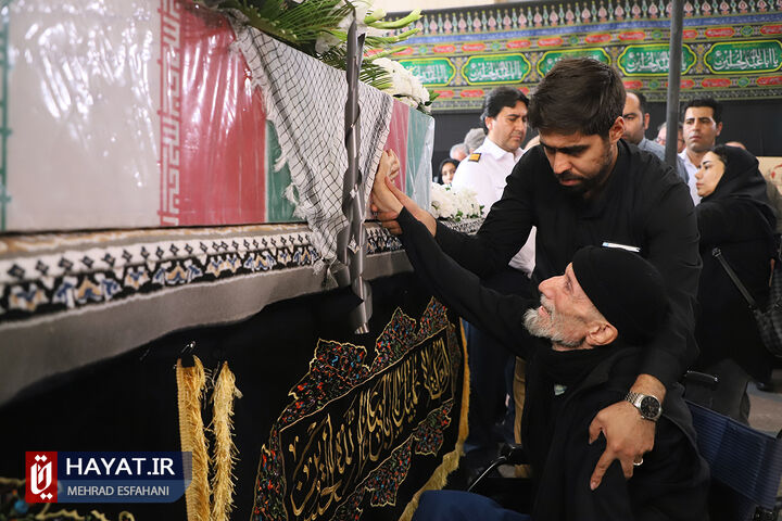 تشییع پیکر شهید گمنام در وزارت فرهنگ و ارشاد اسلامی