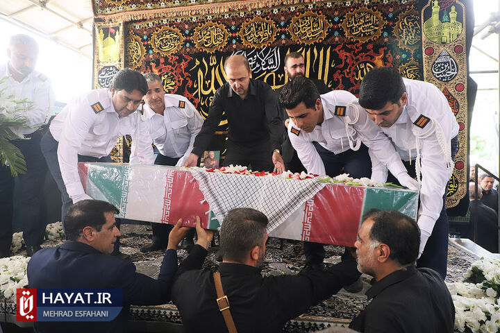 تشییع پیکر شهید گمنام در وزارت فرهنگ و ارشاد اسلامی