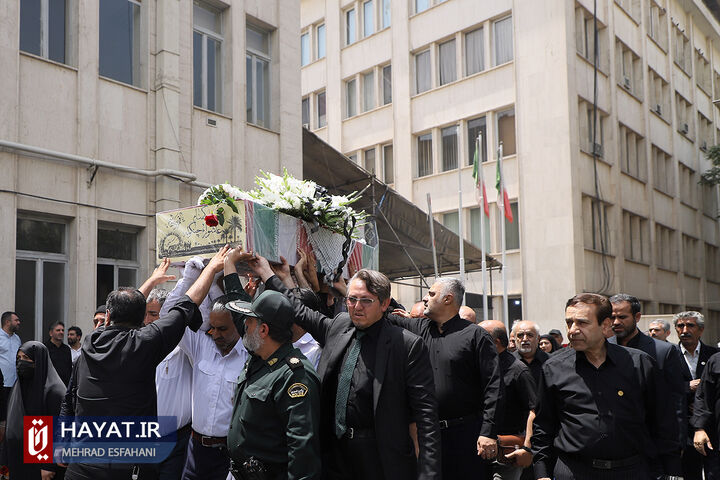 تشییع پیکر شهید گمنام در وزارت فرهنگ و ارشاد اسلامی