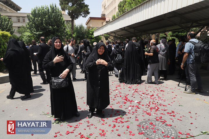 تشییع پیکر شهید گمنام در وزارت فرهنگ و ارشاد اسلامی