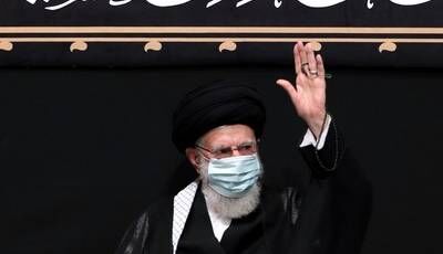 آغاز مراسم عزاداری شب تاسوعا با حضور رهبر انقلاب در حسینیه امام خمینی(ره) آغاز مراسم عزاداری شب تاسوعا با حضور رهبر انقلاب در حسینیه امام خمینی(ره)