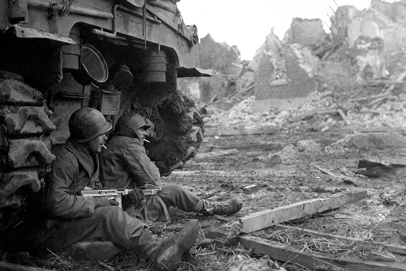 ۵ مرداد ۱۲۹۳/ جهان با سرنای جنگ بیدار شد