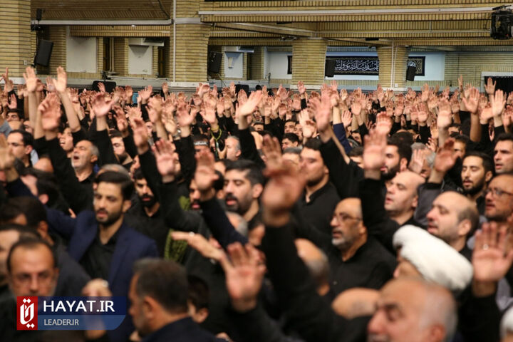 مراسم عزاداری شب عاشورای حسینی با حضور رهبر انقلاب