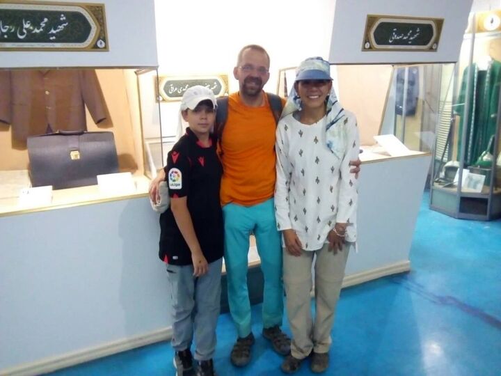 بازدید معلم لهستانی از موزه مرکزی شهدا بازدید معلم لهستانی از موزه مرکزی شهدا