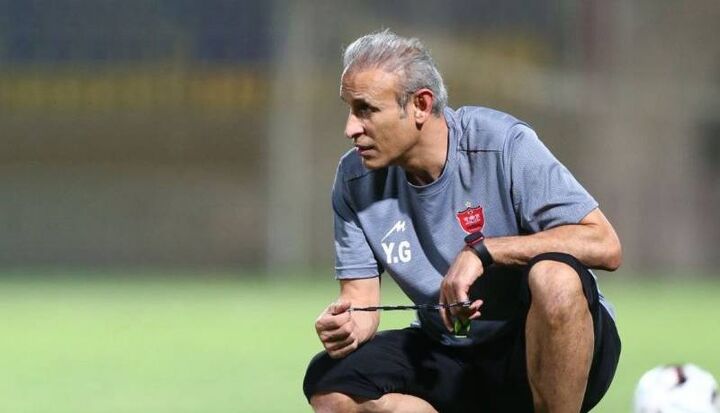 یحیی ستارههای پرسپولیس را مقابل هم قرار داد یحیی ستارههای پرسپولیس را مقابل هم قرار داد