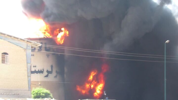 احتمال انفجار در شهرک صنعتی دورود؛ واحدهای اطراف تخلیه شدند احتمال انفجار در شهرک صنعتی دورود؛ واحدهای اطراف تخلیه شدند