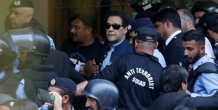 عمران خان به سه سال زندان محکوم شد عمران خان به سه سال زندان محکوم شد