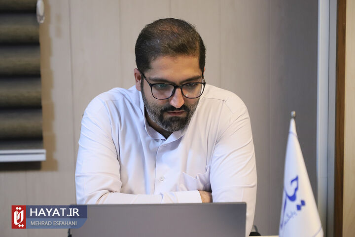 بازدید دکتر قاضی زاده هاشمی از پایگاه خبری حیات
