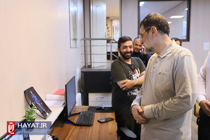 بازدید دکتر قاضی زاده هاشمی از پایگاه خبری حیات