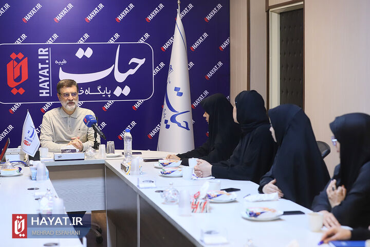 بازدید دکتر قاضی زاده هاشمی از پایگاه خبری حیات