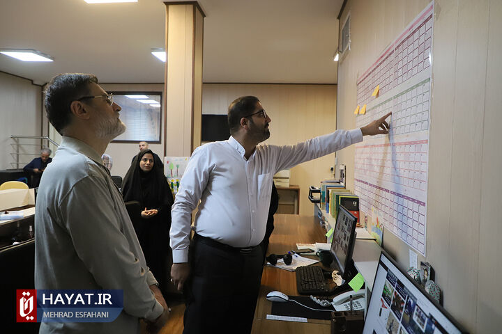 بازدید دکتر قاضی زاده هاشمی از پایگاه خبری حیات