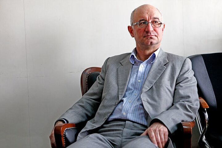 اتحاد مردم و مسئولین راه عبور از بحران آب و انرژی در کشور است اتحاد مردم و مسئولین راه عبور از بحران آب و انرژی در کشور است