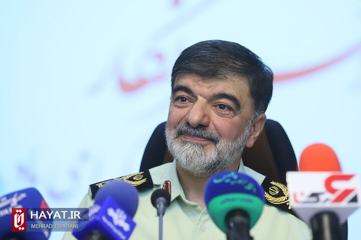 نشست فرمانده کل انتظامی کشور با مدیران رسانهها و خبرنگاران