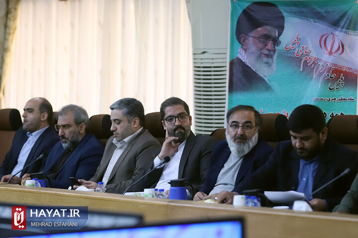 نشست فرمانده کل انتظامی کشور با مدیران رسانهها و خبرنگاران