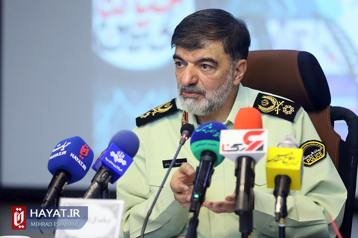 نشست فرمانده کل انتظامی کشور با مدیران رسانهها و خبرنگاران