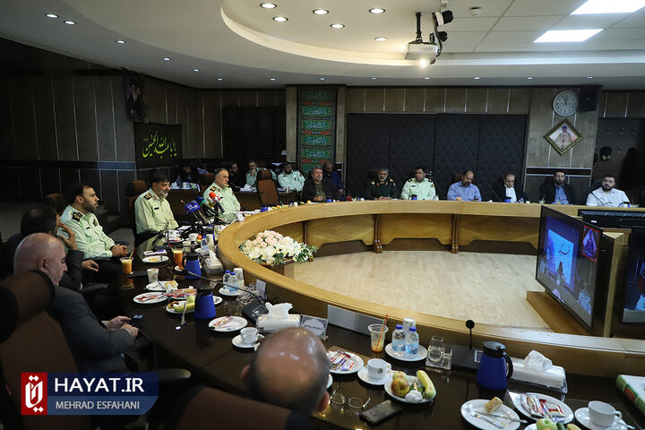 نشست فرمانده کل انتظامی کشور با مدیران رسانهها و خبرنگاران