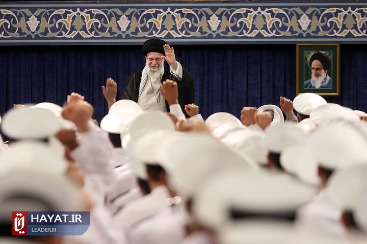 دیدار کارکنان و خانواده‌های ناوگروه ۸۶ ارتش جمهوری اسلامی ایران با رهبر انقلاب