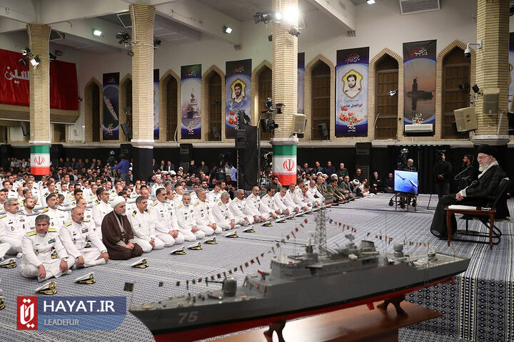 دیدار کارکنان و خانواده‌های ناوگروه ۸۶ ارتش جمهوری اسلامی ایران با رهبر انقلاب