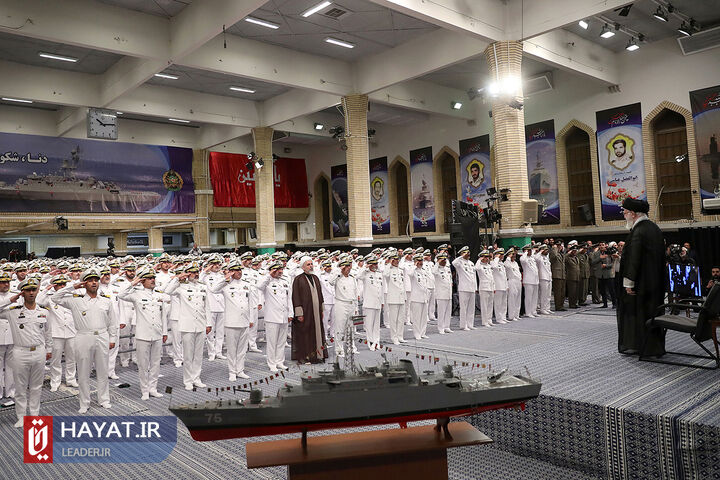 دیدار کارکنان و خانواده‌های ناوگروه ۸۶ ارتش جمهوری اسلامی ایران با رهبر انقلاب