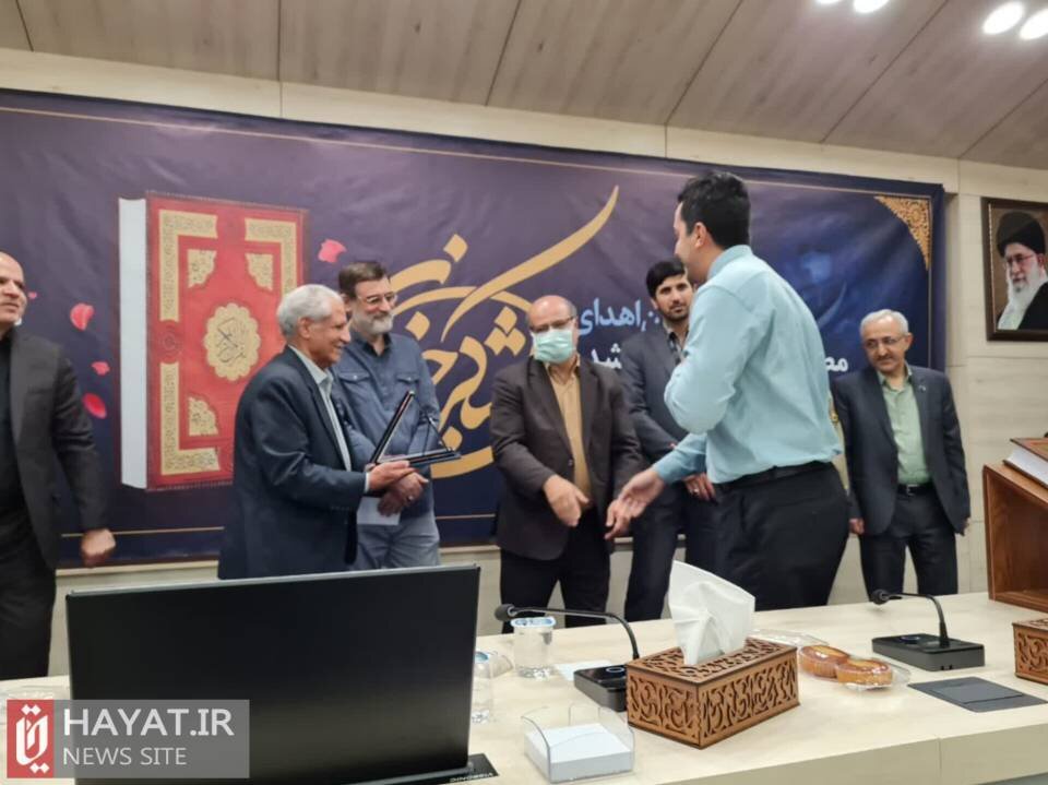 گزارش تصویری آیین رونمایی از قرآن کتابت شده به نیابت از لشگر خوبان