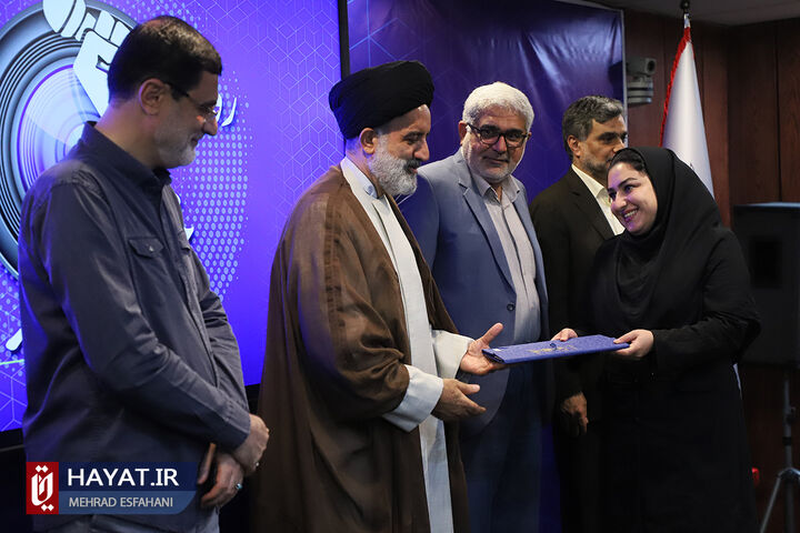 آیین تجلیل از خبرنگاران با حضور رئیس بنیاد شهید و امور ایثارگران