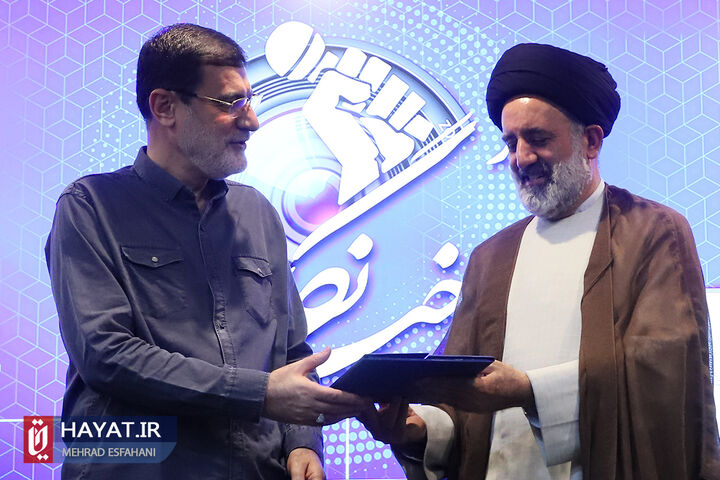 آیین تجلیل از خبرنگاران با حضور رئیس بنیاد شهید و امور ایثارگران