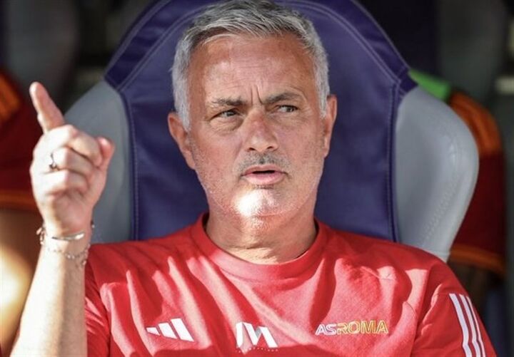 مورینیو: در رُم ماندم، چون از لحن فردکینها خوشم آمد/ در ایتالیا آزادی مرا نقض کردهاند مورینیو: در رُم ماندم، چون از لحن فردکینها خوشم آمد/ در ایتالیا آزادی مرا نقض کردهاند